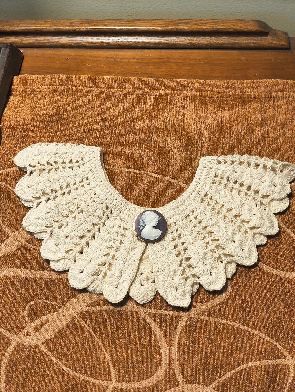 Vtg Crocheted Ecru Lace Victorian Collar Handmade  USA Vtg Cameo Purple Brooch